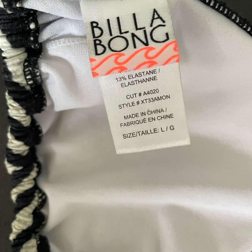 Used excellent condition-Billabong bikini top size large - Picture 7 of 10